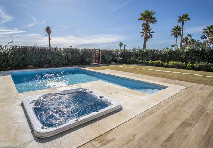 Image No.2-4 Bed Villa for sale
