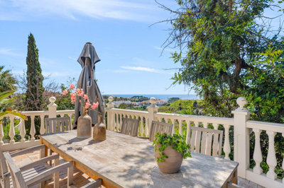 12-53013098fcab6c38b1379cd33298e050