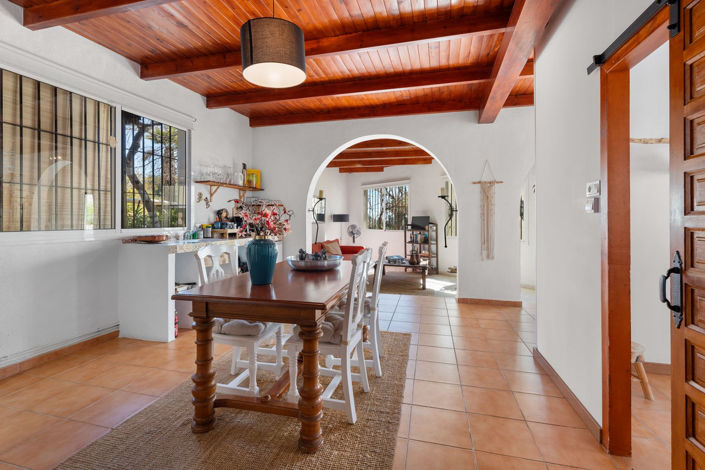 Image No.19-6 Bed Villa for sale