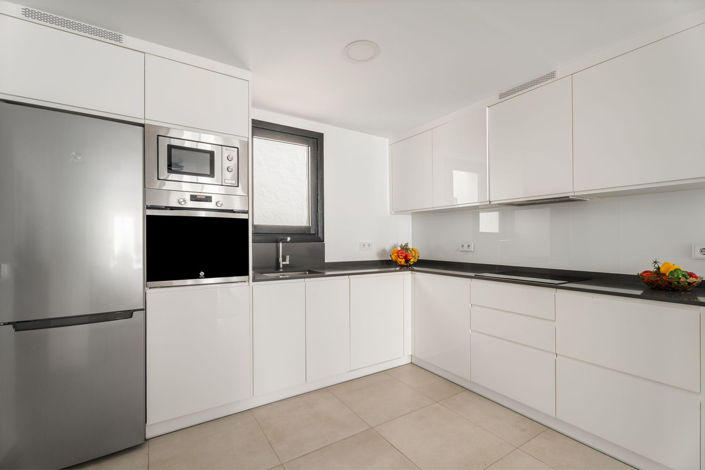 Image No.11-3 Bed Apartment for sale