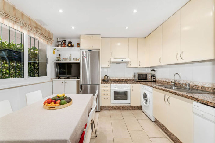 Image No.10-3 Bed Apartment for sale