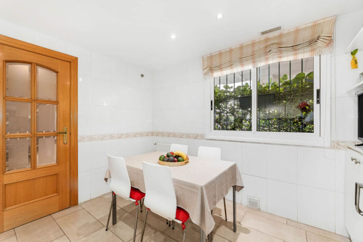 Image No.11-3 Bed Apartment for sale