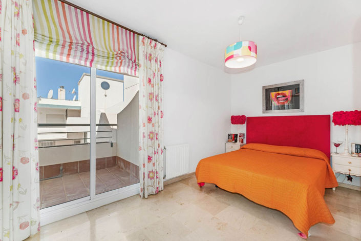 Image No.19-3 Bed Apartment for sale