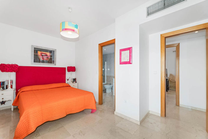 Image No.20-3 Bed Apartment for sale