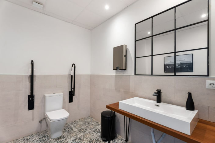 Image No.14-Commercial de 11 chambres à vendre à Estepona