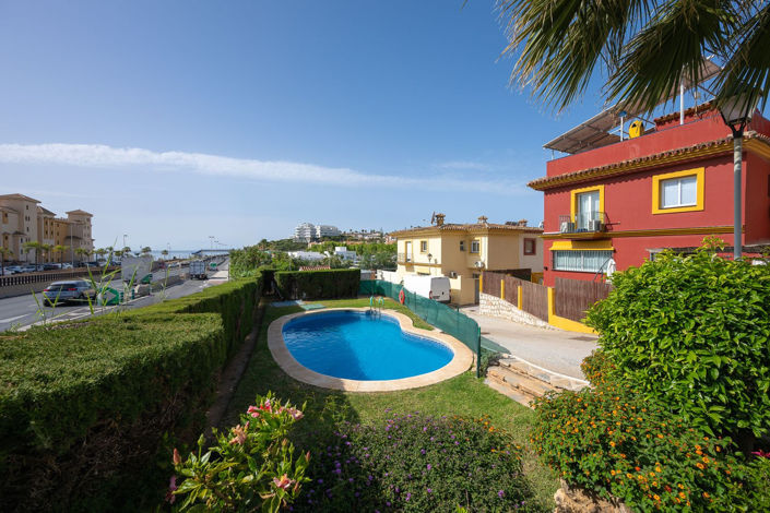 Image No.2-4 Bed Townhouse for sale