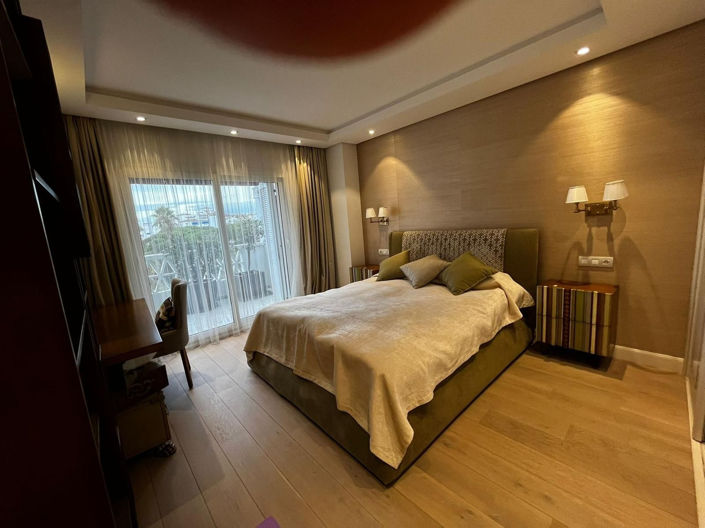 Image No.12-5 Bed Apartment for sale