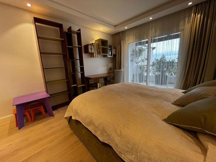 Image No.17-5 Bed Apartment for sale