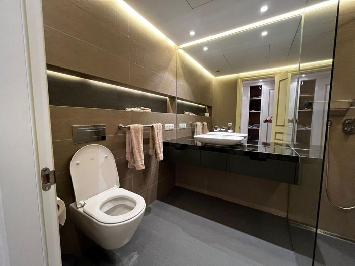 Image No.18-5 Bed Apartment for sale