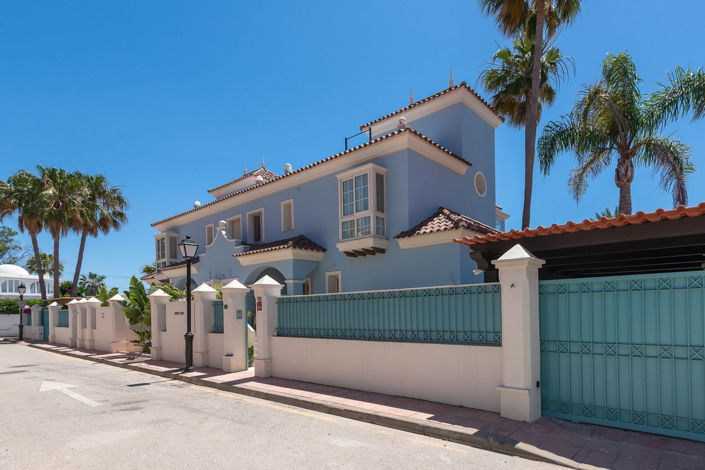 Image No.9-6 Bed Villa for sale