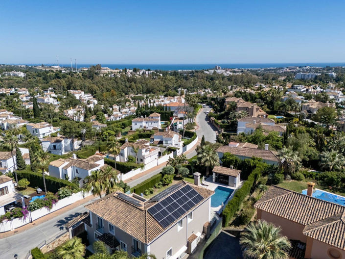 Image No.3-Villa de 6 chambres à vendre à Nueva Andalucia
