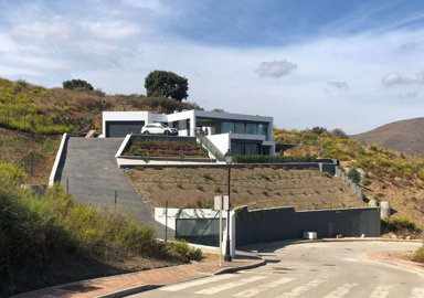 12-53013098fcab6c38b1379cd33298e050