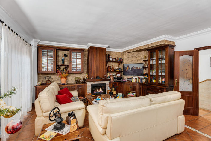 Image No.11-7 Bed Villa for sale