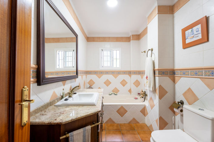 Image No.15-Villa de 7 chambres à vendre à Estepona