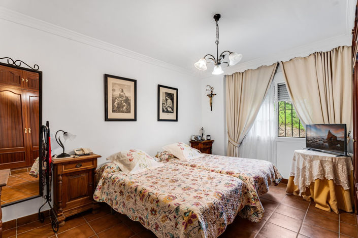 Image No.16-7 Bed Villa for sale