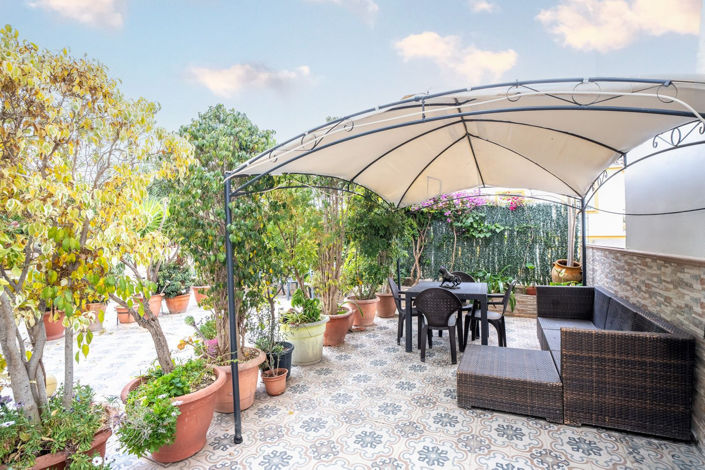 Image No.2-7 Bed Villa for sale