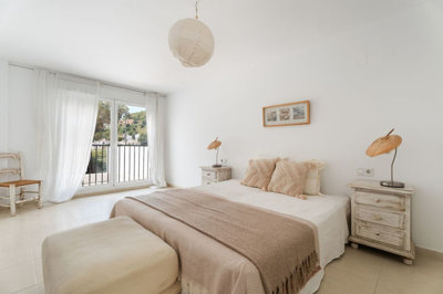 10-bb915d1cb19341576dcdc994b81ab9c5