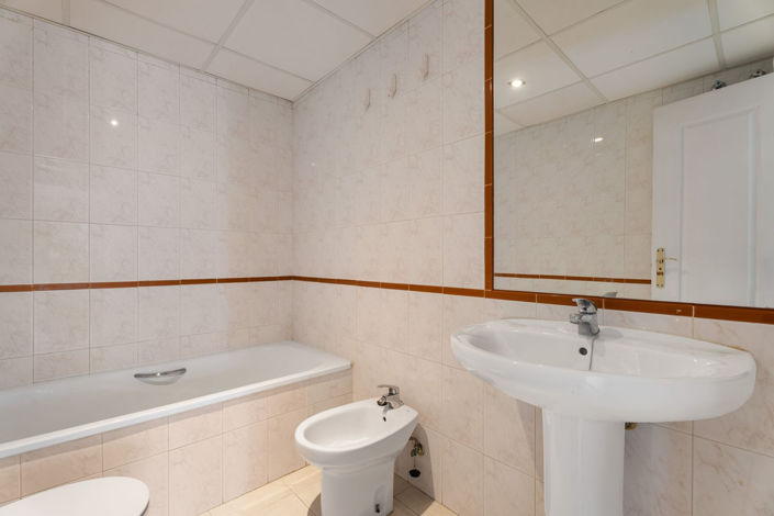 Image No.15-2 Bed Apartment for sale