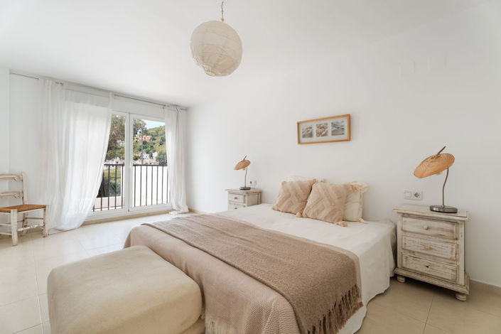 Image No.9-2 Bed Apartment for sale