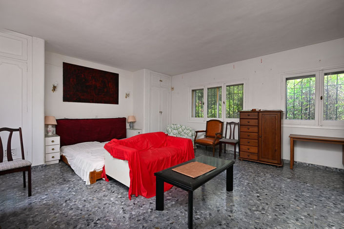 Image No.20-9 Bed Villa for sale