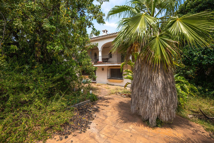 Image No.6-9 Bed Villa for sale