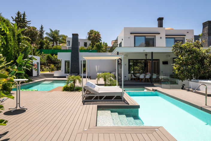 Image No.10-8 Bed Villa for sale