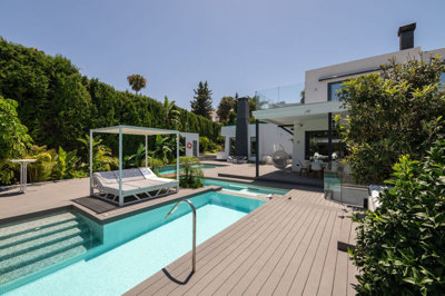 12-53013098fcab6c38b1379cd33298e050