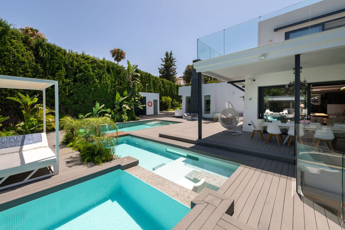 Image No.13-8 Bed Villa for sale