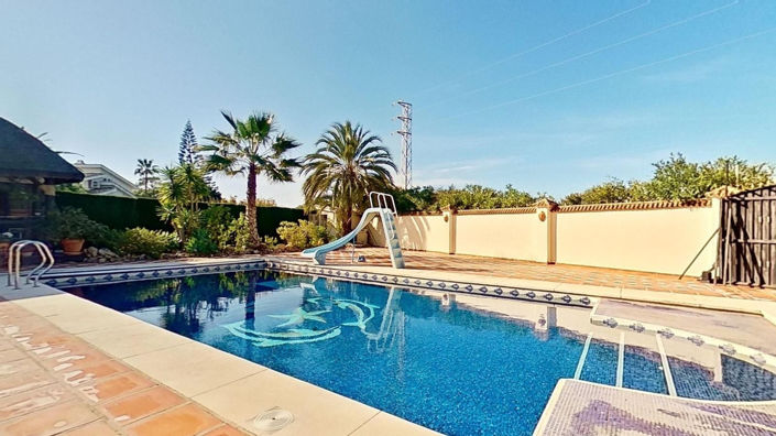 Image No.1-3 Bed Villa for sale