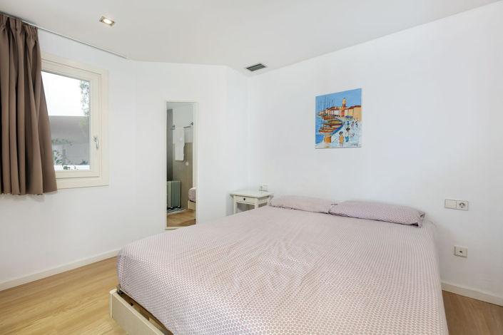 Image No.14-2 Bed Apartment for sale