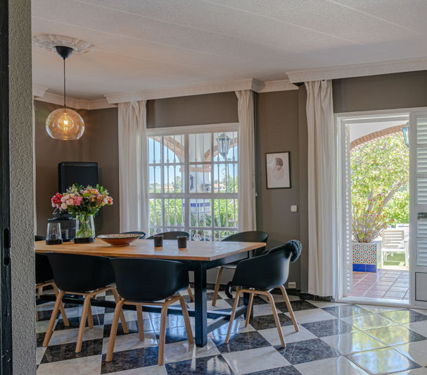 Image No.5-6 Bed Villa for sale