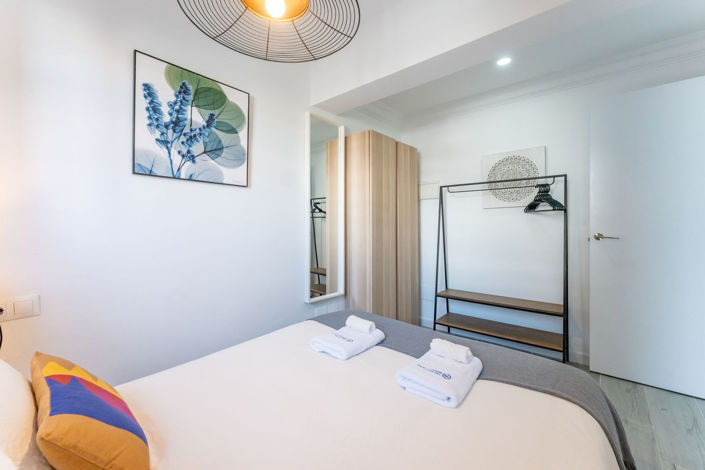 Image No.10-7 Bed Apartment for sale