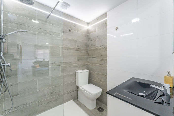 Image No.13-7 Bed Apartment for sale