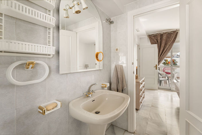 Image No.21-3 Bed Apartment for sale