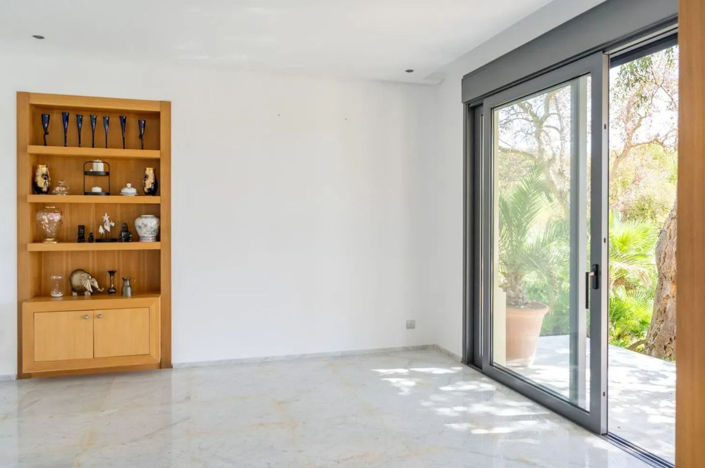 Image No.28-5 Bed Villa for sale