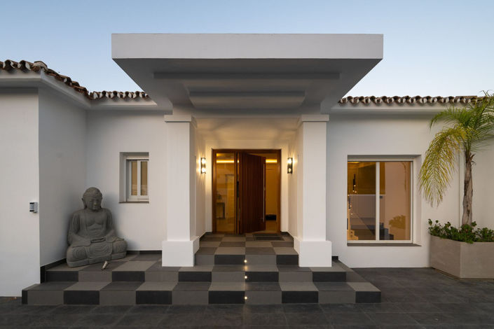 Image No.12-10 Bed Villa for sale
