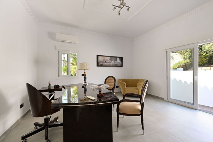 Image No.29-10 Bed Villa for sale