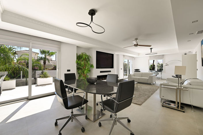 Image No.30-10 Bed Villa for sale