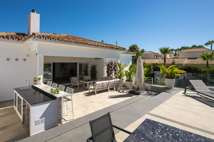 Image No.5-Villa de 10 chambres à vendre à Estepona