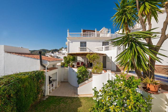 Image No.1-5 Bed Townhouse for sale