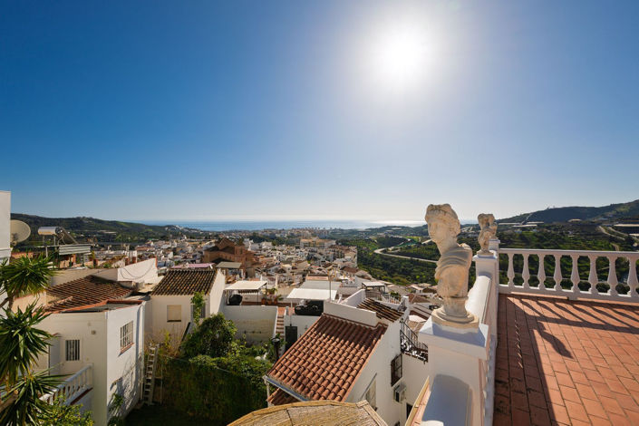 Image No.21-5 Bed Townhouse for sale