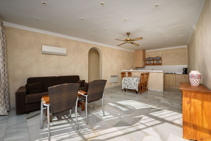 Image No.27-5 Bed Townhouse for sale