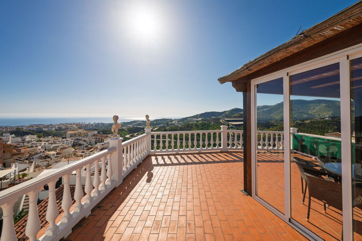 Image No.3-5 Bed Townhouse for sale