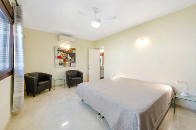 10-bb915d1cb19341576dcdc994b81ab9c5