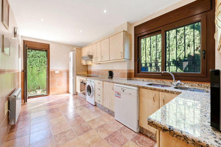 Image No.19-5 Bed Villa for sale