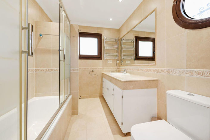Image No.8-5 Bed Villa for sale