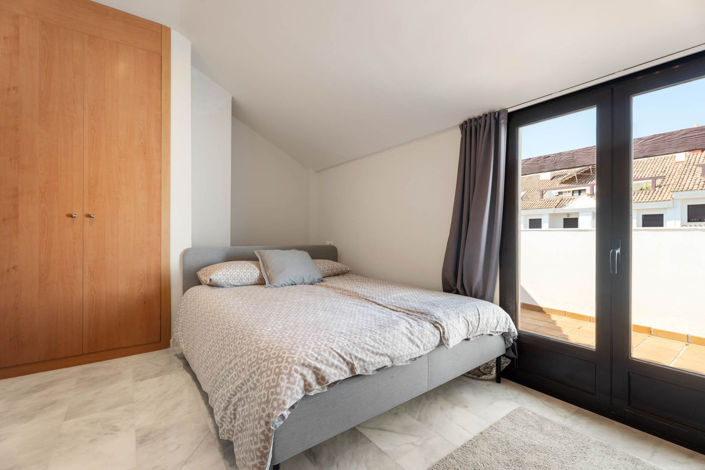 Image No.20-3 Bed Townhouse for sale