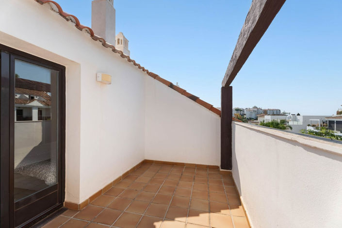 Image No.25-3 Bed Townhouse for sale