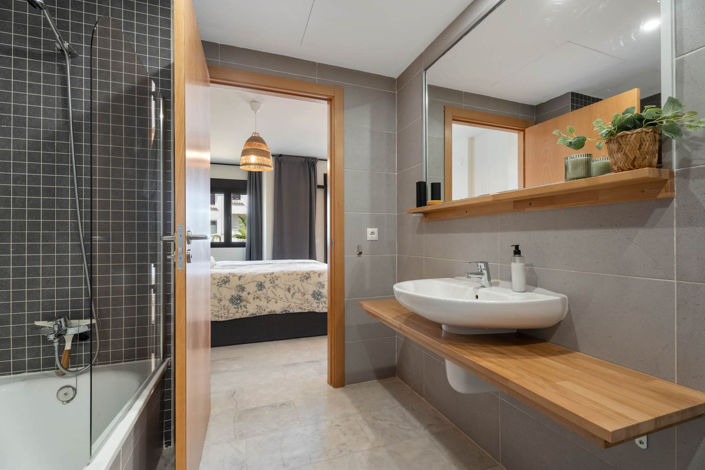 Image No.30-3 Bed Townhouse for sale