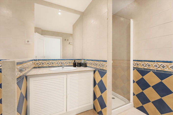 Image No.21-3 Bed Apartment for sale